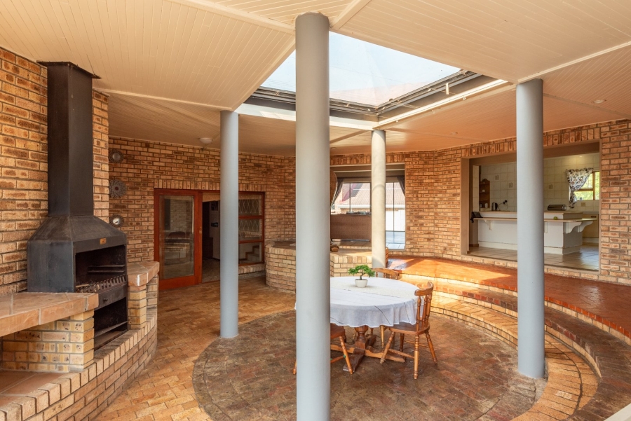 4 Bedroom Property for Sale in Lovemore Heights Estate Eastern Cape